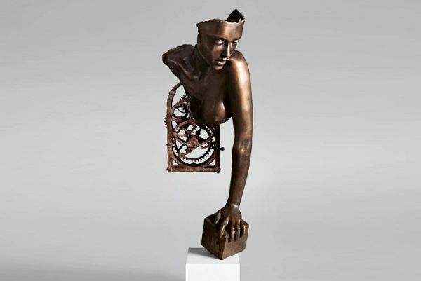 Versbe faragott szobrok