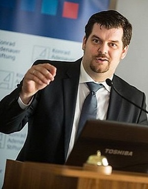 Vezetőcsere a Balassi Intézet élén