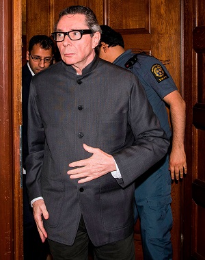 Arnault börtönbe megy