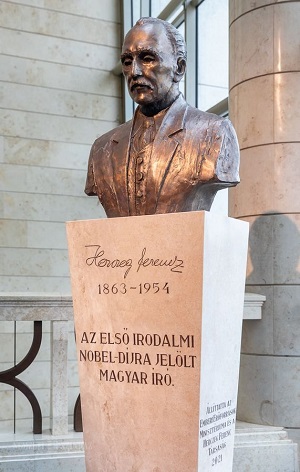 Mellszobrot állítottak Herczeg Ferencnek