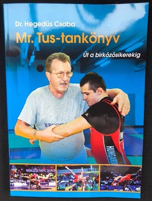 A tuskirály könyvet írt