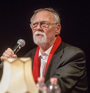A felhők felett szaval Kiss László