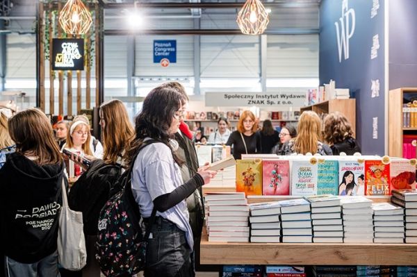 A lengyelek imádják a könyveket